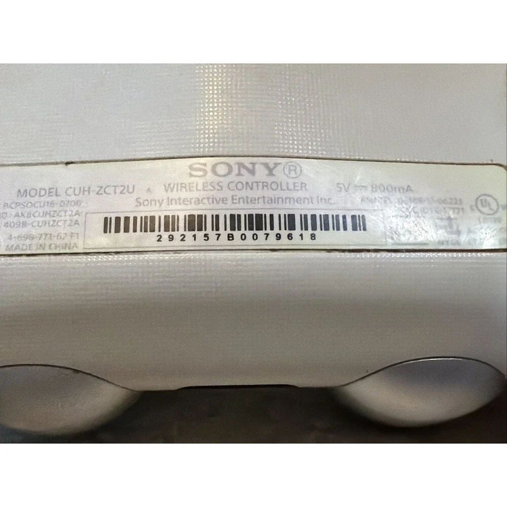 Playstation Dual Shock 4 V 2  Model CUH-ZCT2U 800 mA
